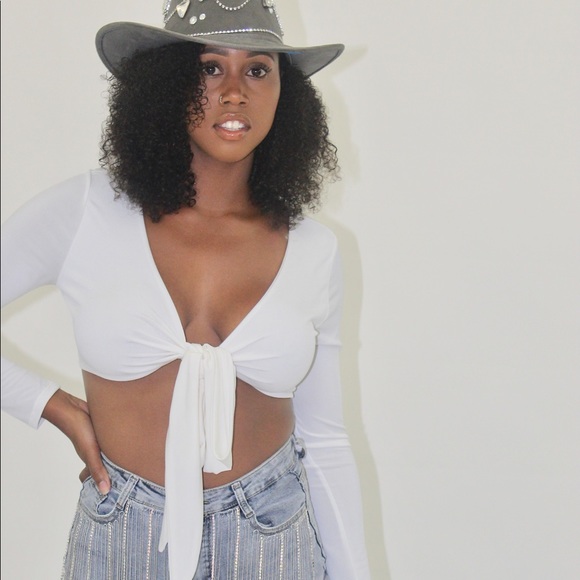 Cropped Knot Tie Top - Picture 5 of 5